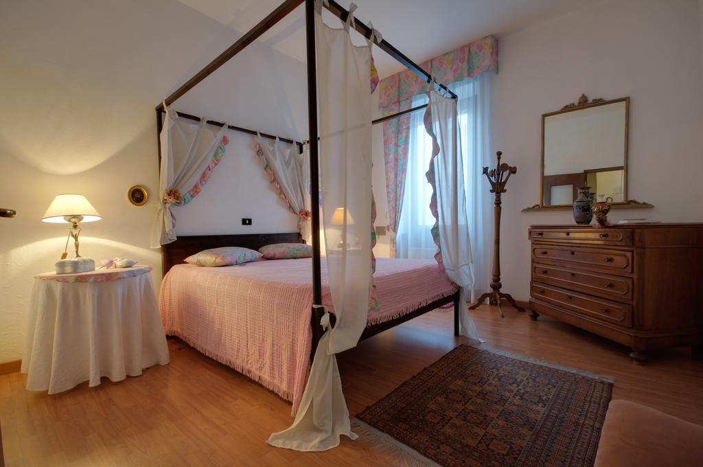 Sembenini Palace Riva del Garda Oda fotoğraf